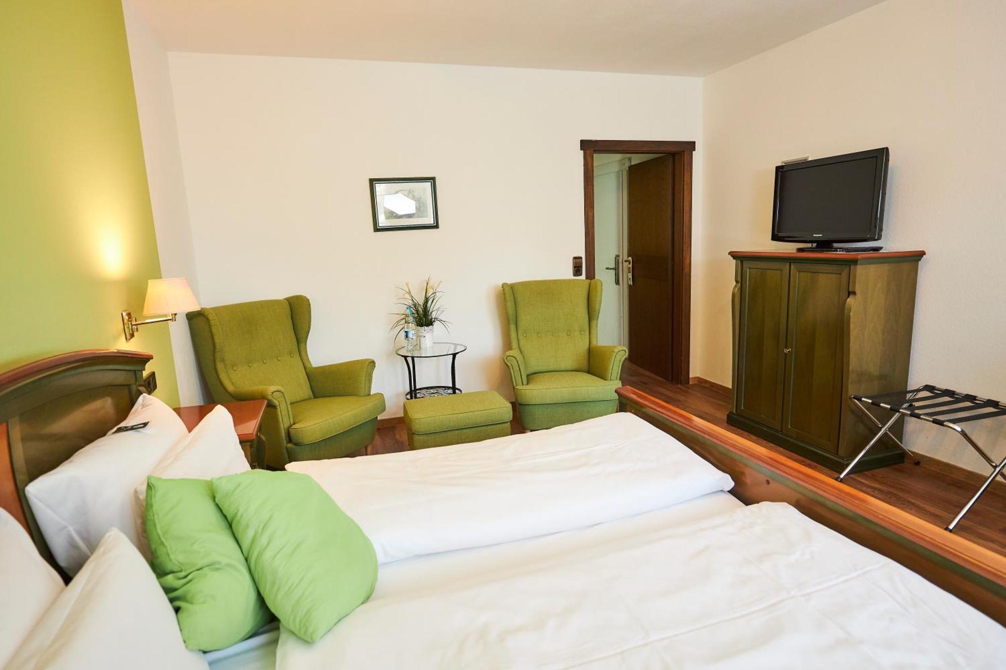 Flair Hotel Vier Jahreszeiten Бад-Урах Экстерьер фото